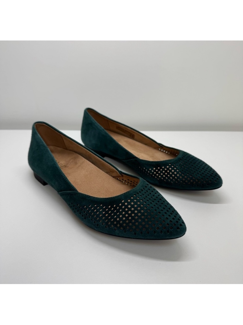 ๐ช Vionic Navy Orthopedic Posey comfort Arch Support Walking Career Flats 10 - Picture 2 of 5
